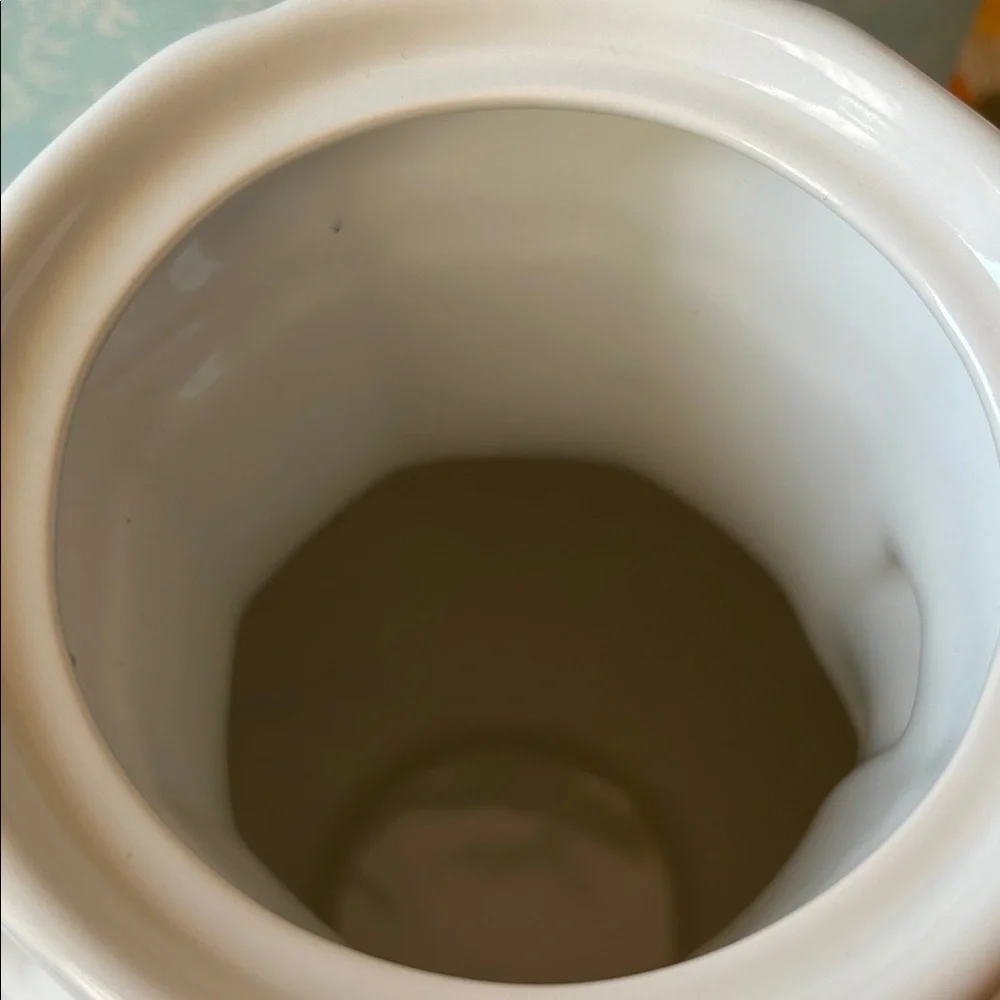 Elegant White Ceramic Teapot - Picture 5 of 7